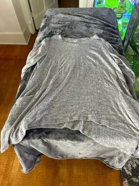 Db Sunday sweater size xl with pockets